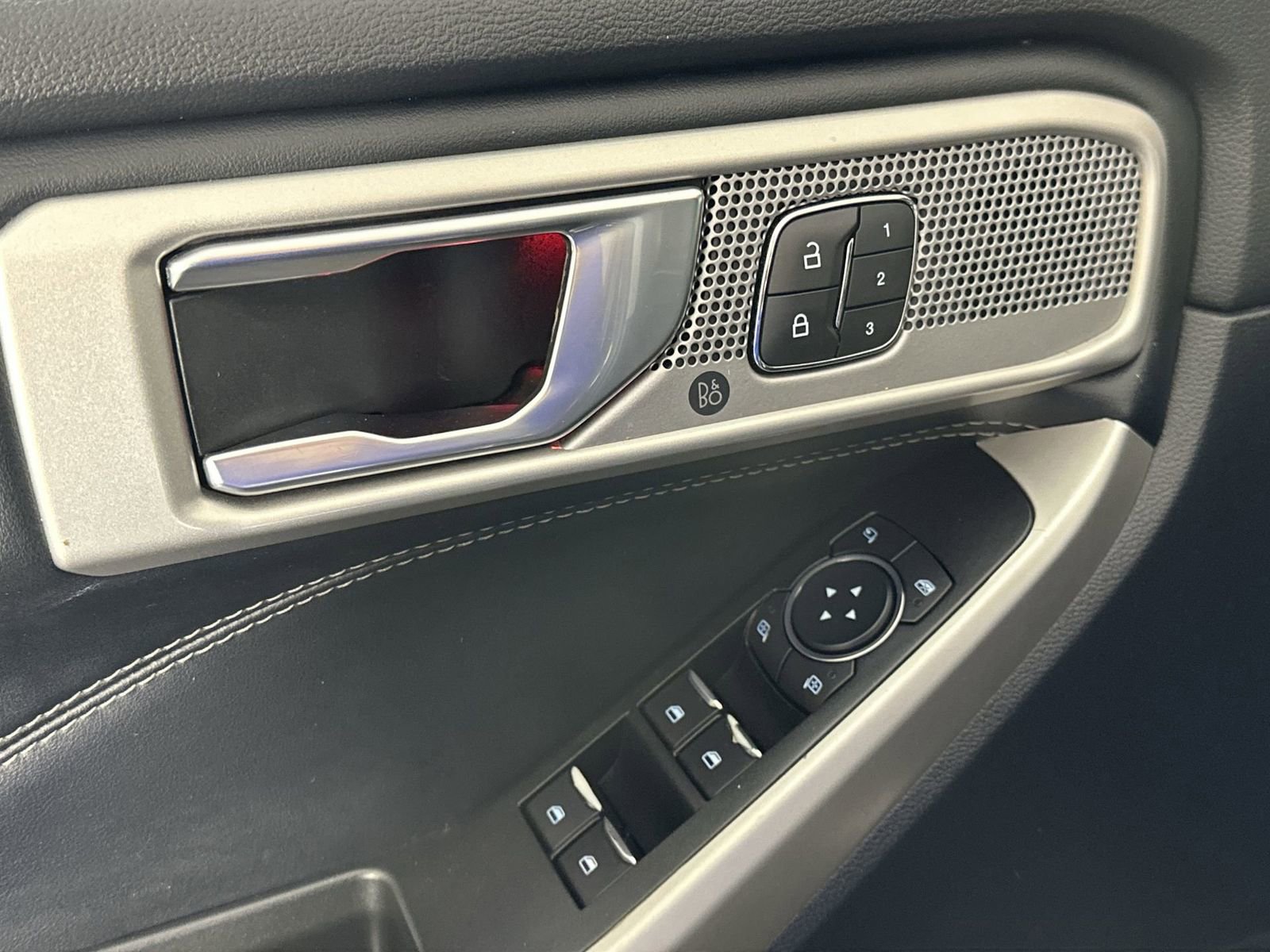 Used 2022 Ford Explorer Limited w/ Equipment Group 301A image 17