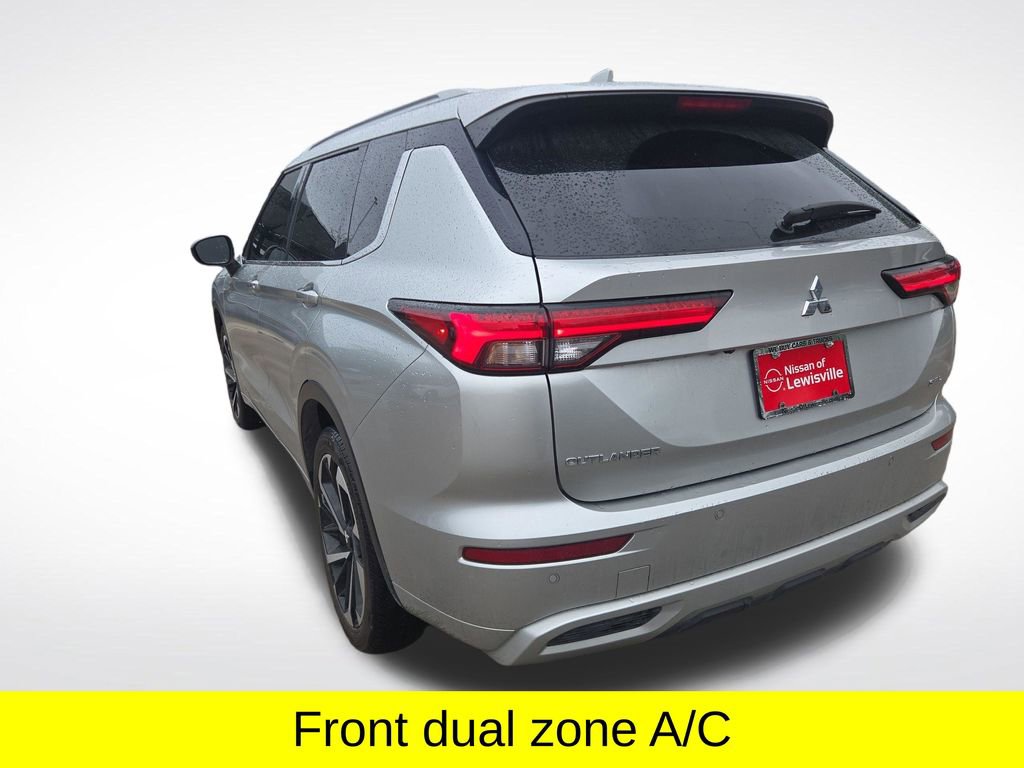 Used 2024 Mitsubishi Outlander SEL FWD image 3