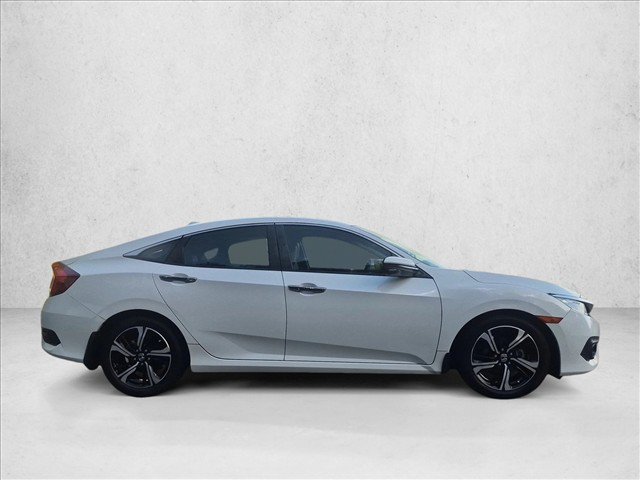 Used 2016 Honda Civic Touring image 4