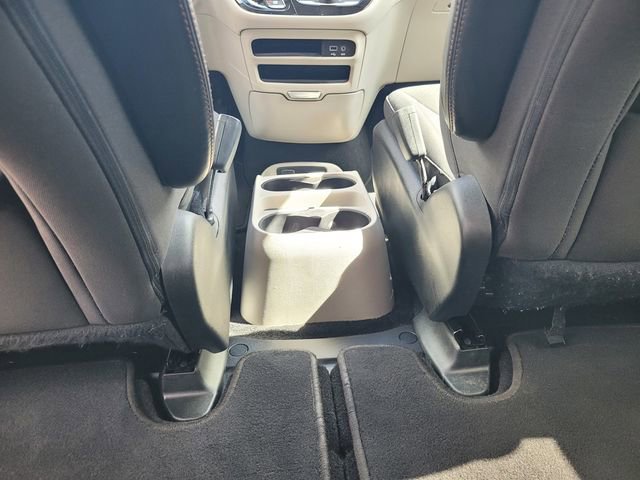 Used 2018 Chrysler Pacifica LX image 15