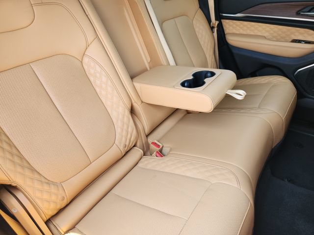 Used 2025 Jeep Grand Cherokee Summit AWD/4WD image 21