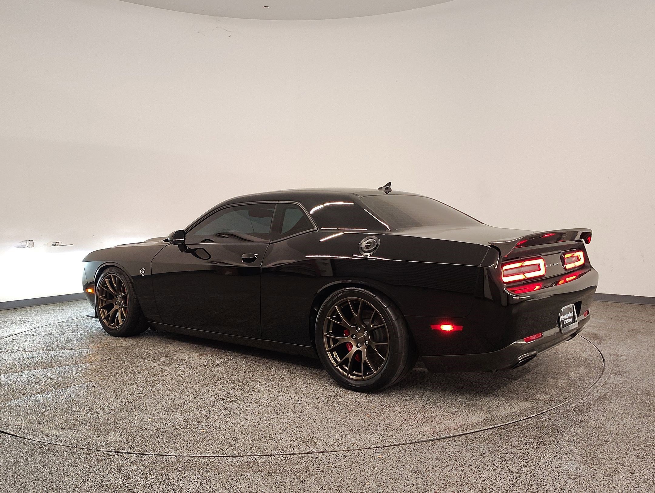 Used 2016 Dodge Challenger SRT Hellcat image 3