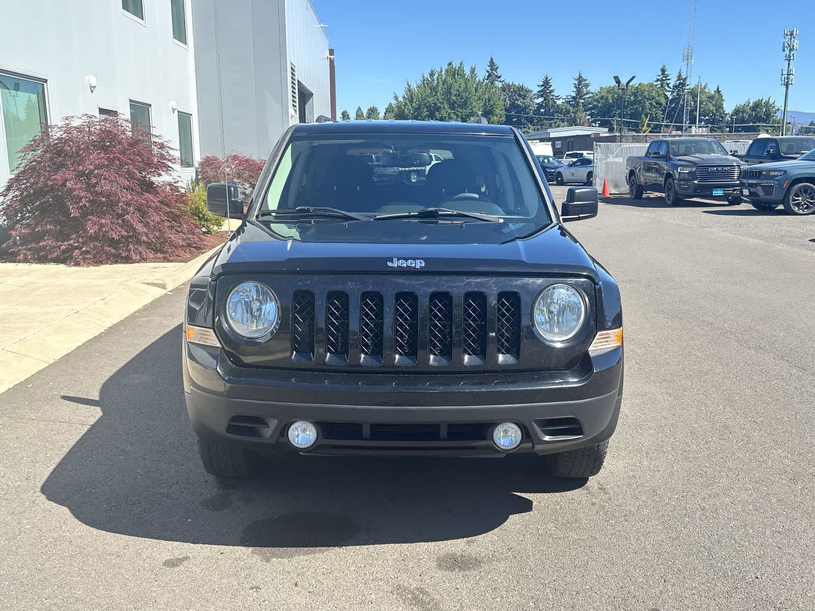 Certified 2017 Jeep Patriot Sport w/ Power Value Group AWD/4WD image 8