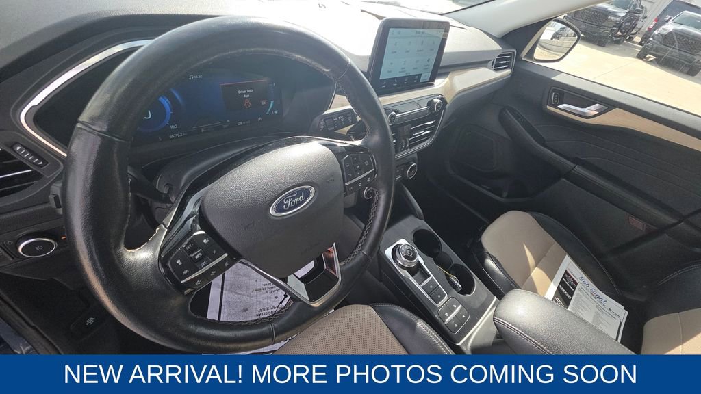 Used 2022 Ford Escape Titanium w/ Titanium Elite Package image 12