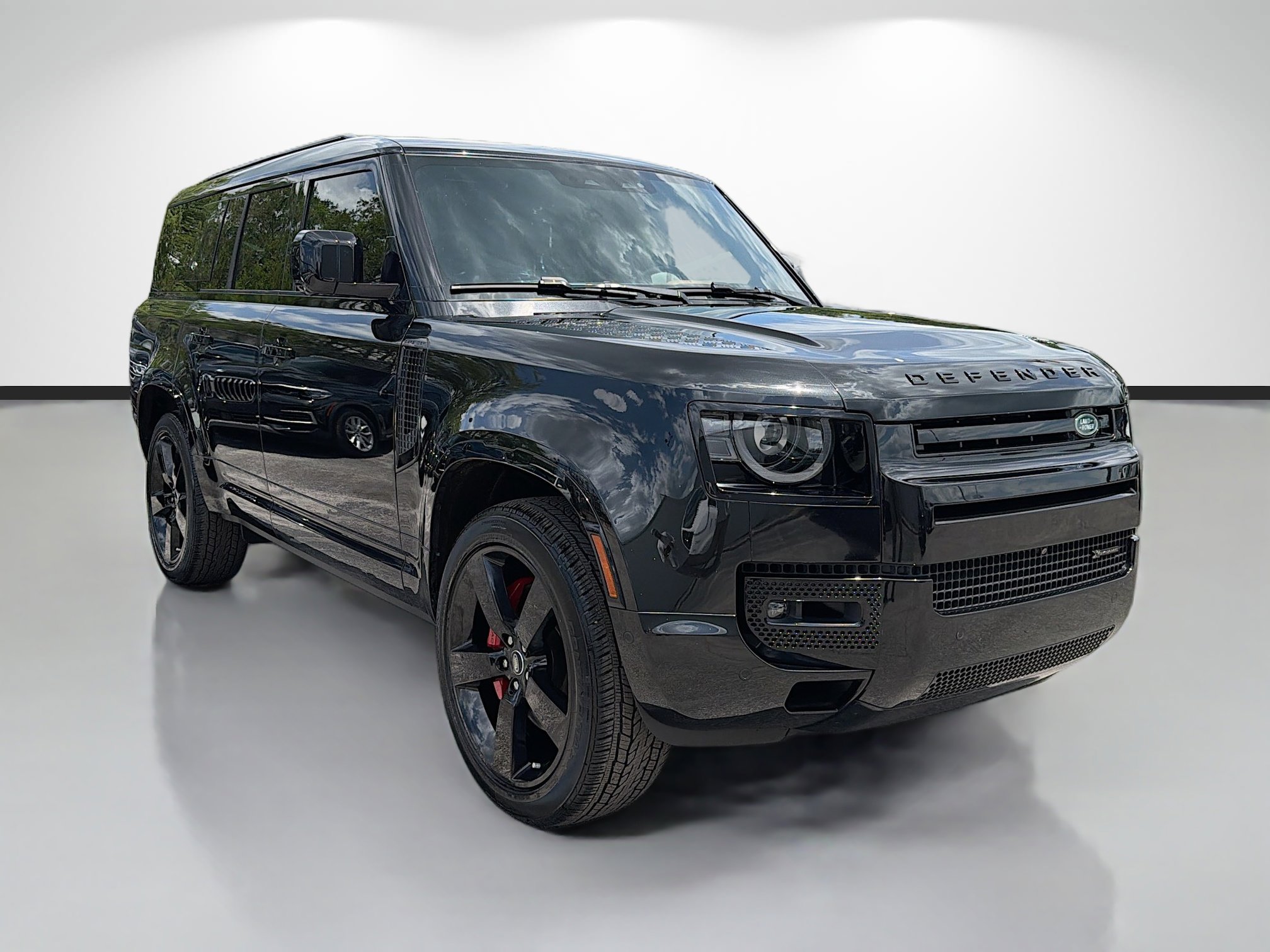 Used 2023 Land Rover Defender 130 X-Dynamic SE AWD/4WD image 7