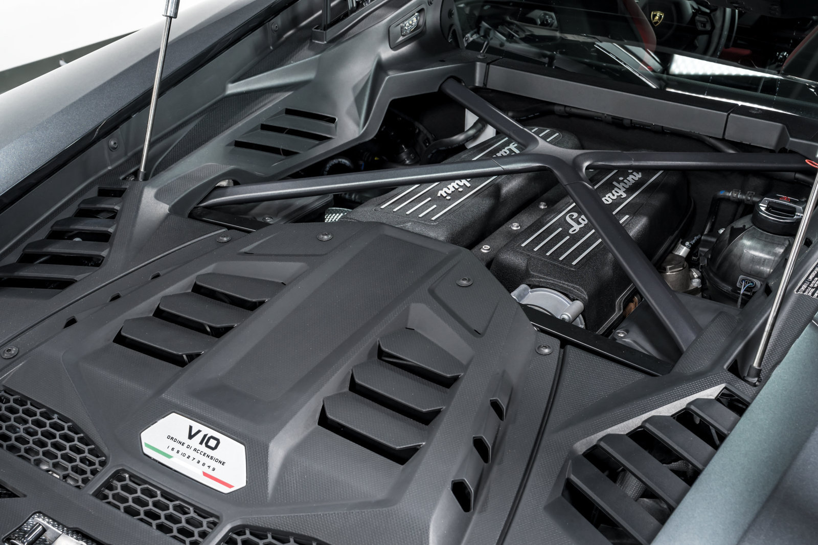 Used 2021 Lamborghini Huracan EVO RWD image 54
