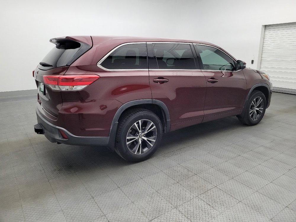 Used 2018 Toyota Highlander LE FWD image 10