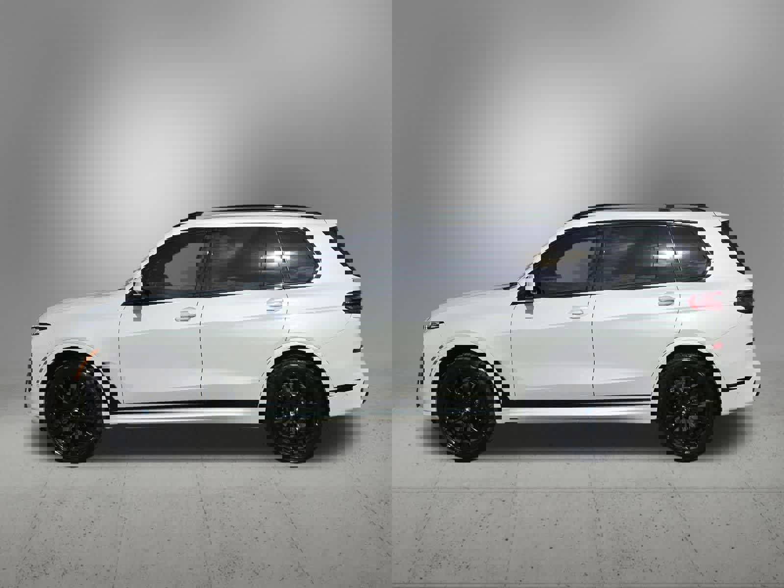 Used 2024 BMW X7 xDrive40i w/ M Sport Package image 3