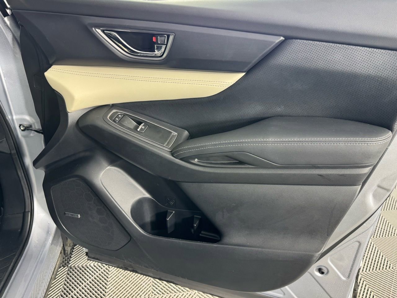 Used 2022 Subaru Ascent Limited w/ Technology Package image 35