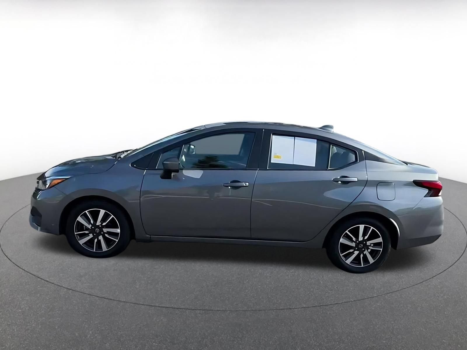 Used 2025 Nissan Versa SV FWD image 8