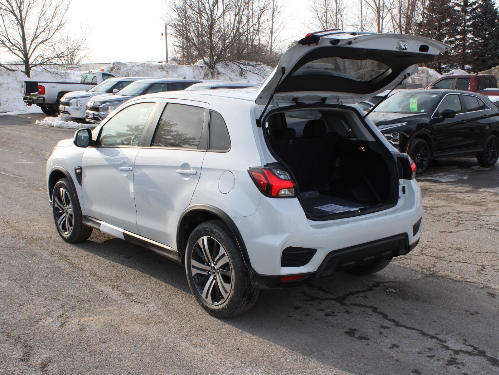 New 2026 Mitsubishi Outlander Sport ES image 7