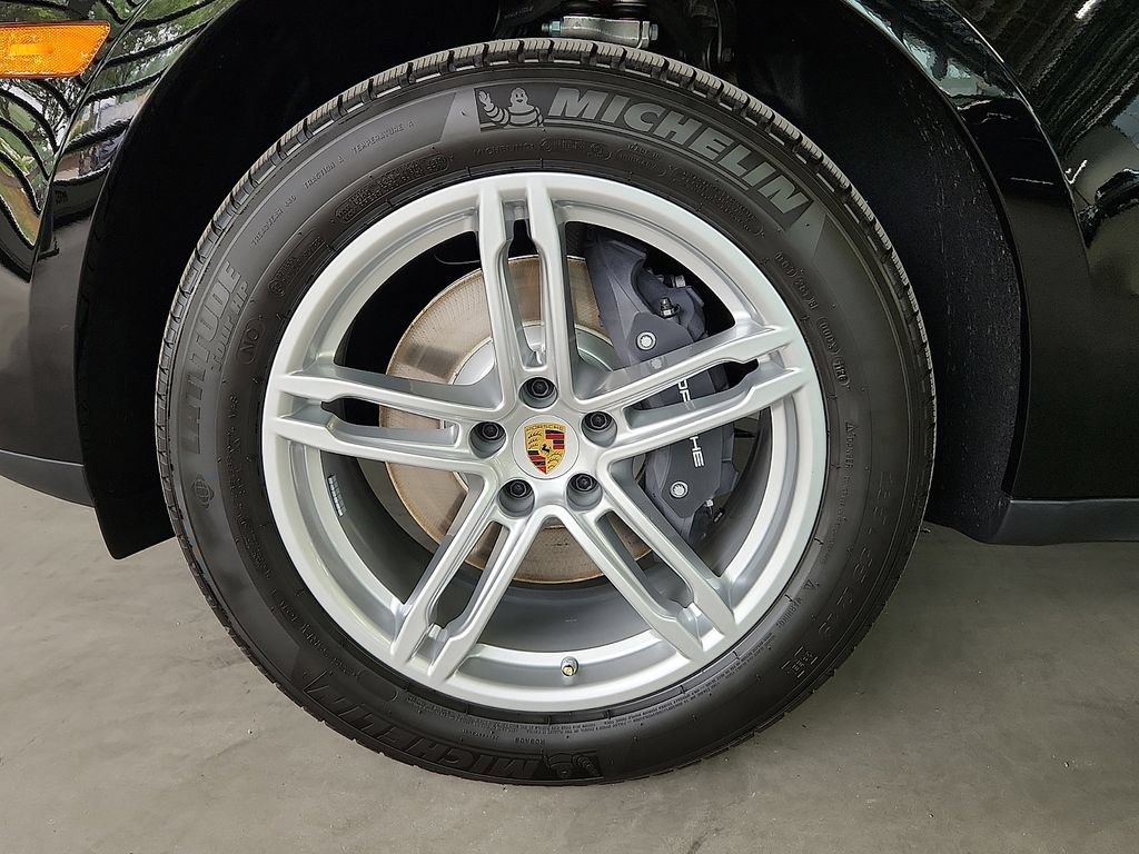 New 2026 Porsche Macan AWD/4WD image 10
