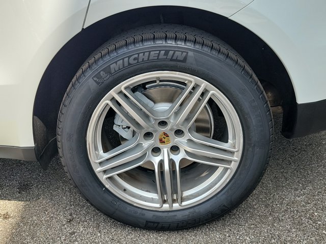 Certified 2016 Porsche Macan S AWD/4WD image 12