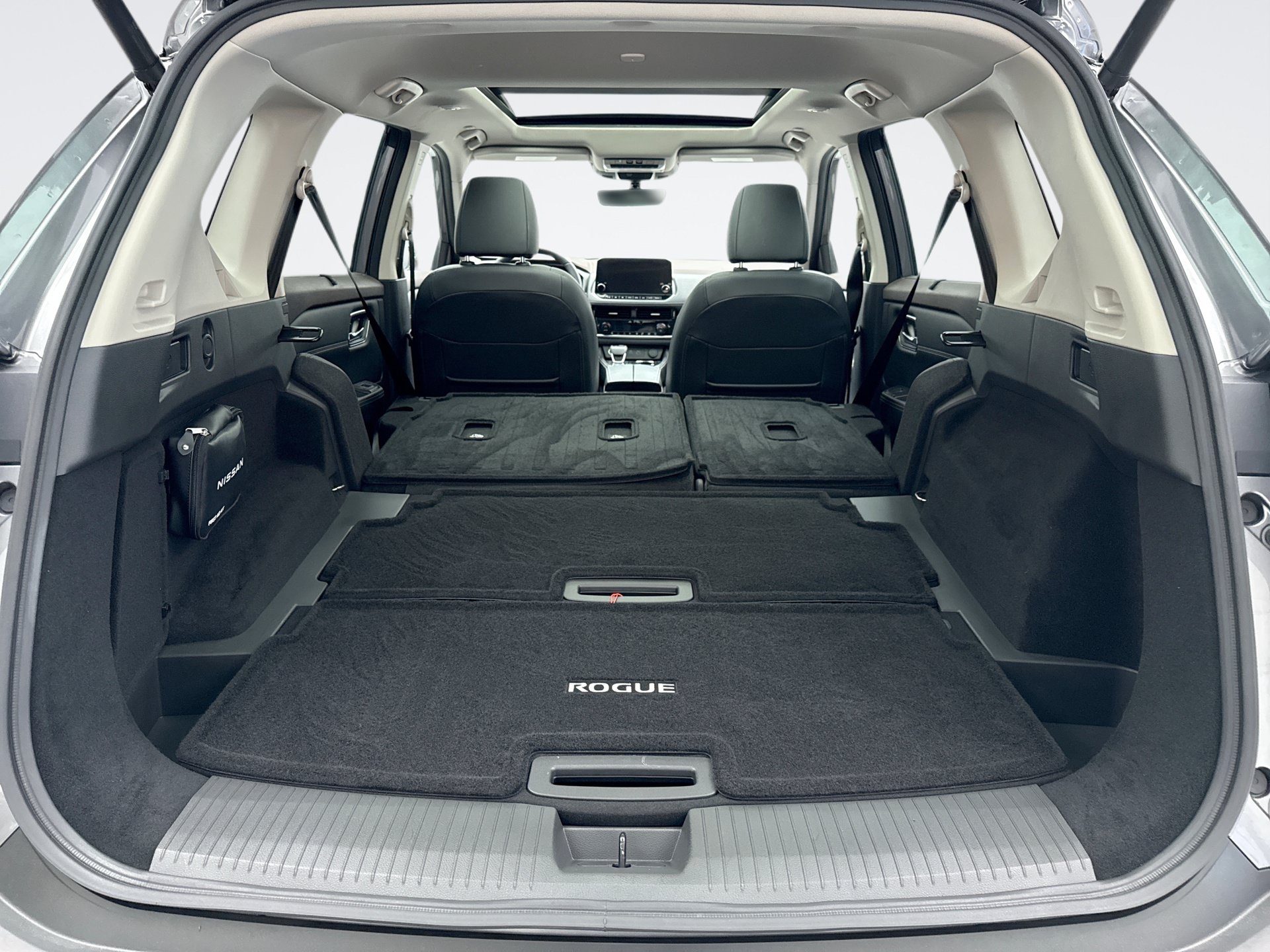 Used 2023 Nissan Rogue Platinum w/ Platinum Premium Package AWD/4WD image 25