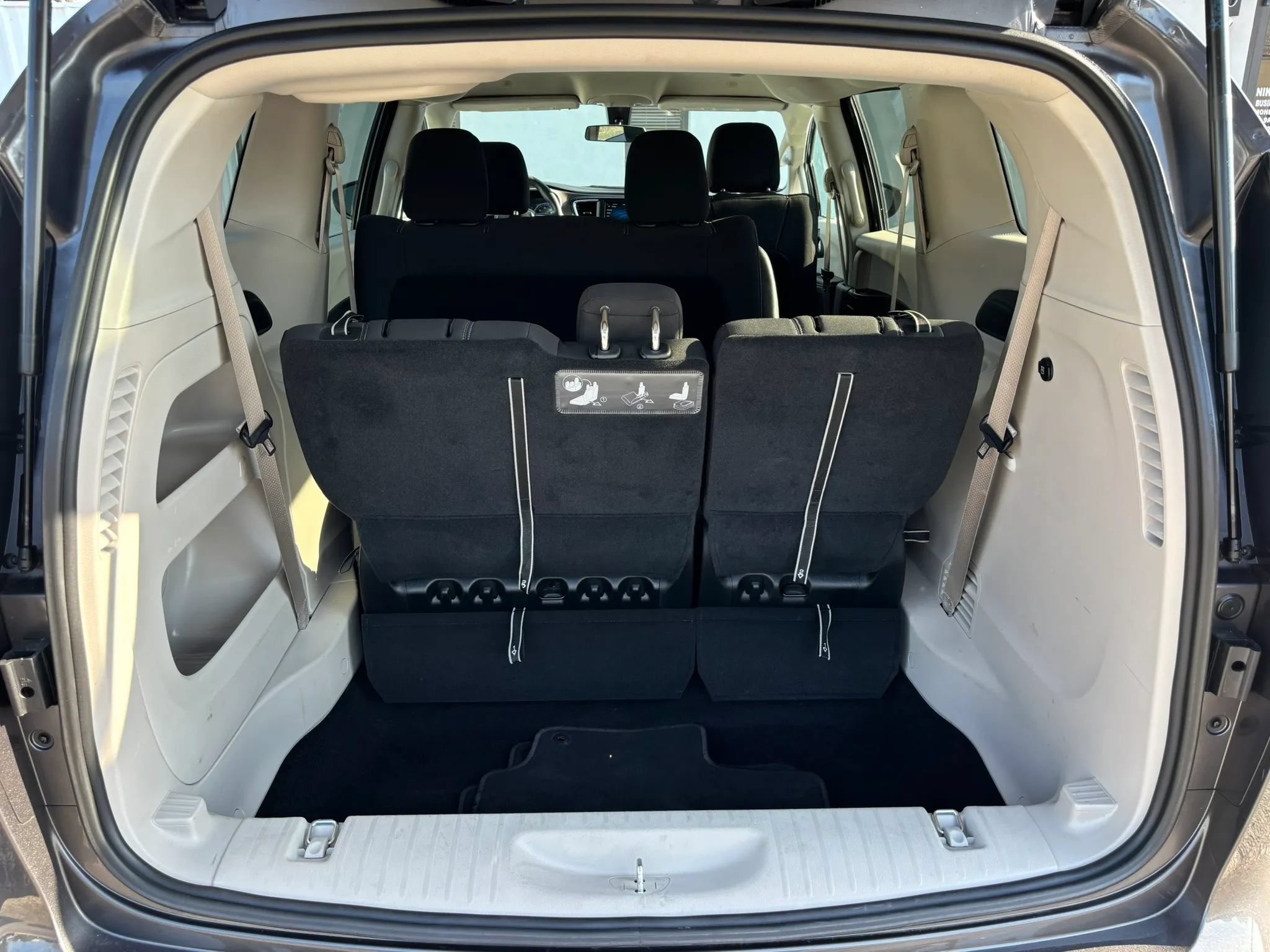 Used 2021 Chrysler Voyager L FWD image 56