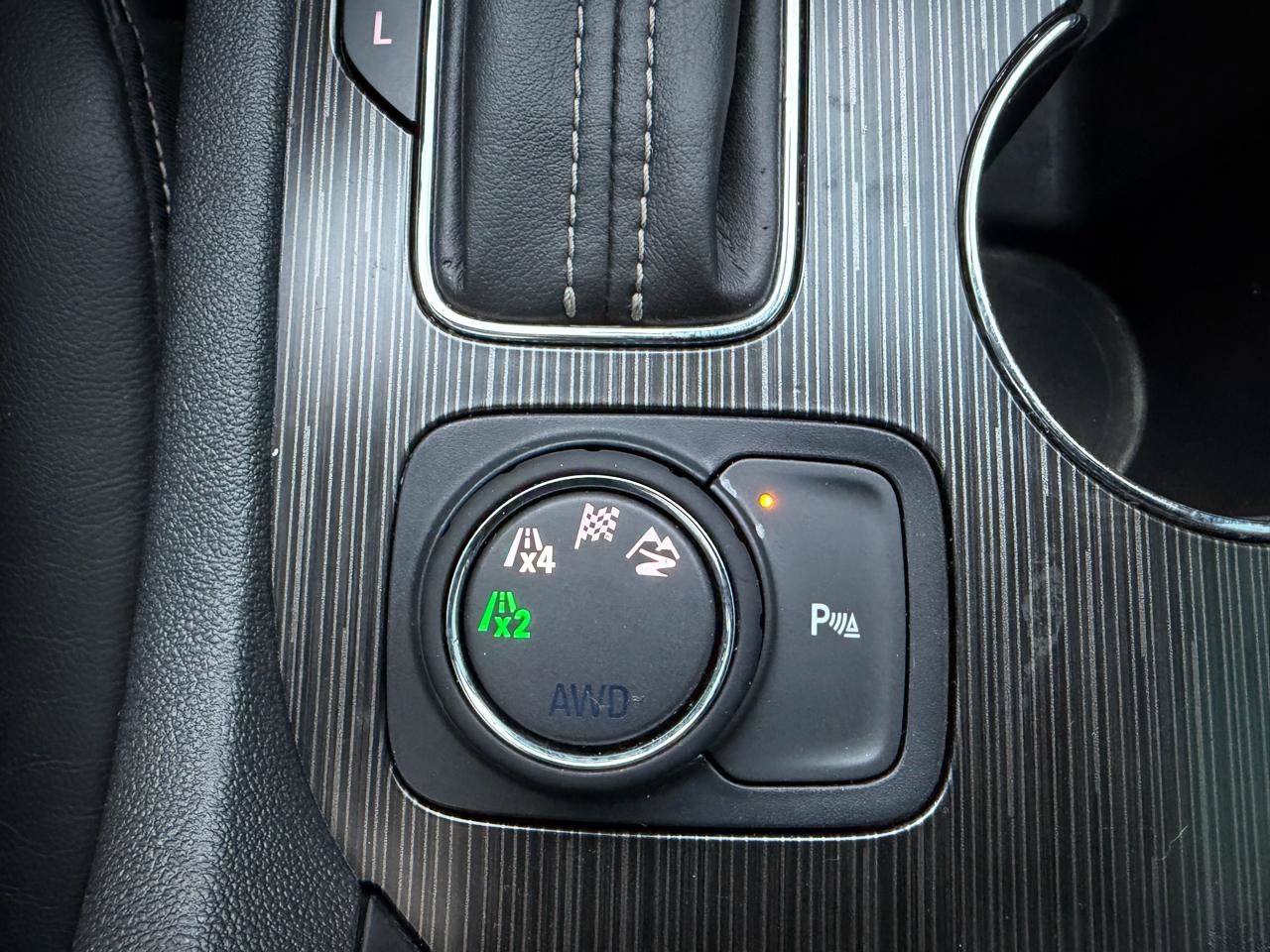 Used 2019 GMC Acadia SLT AWD/4WD image 26