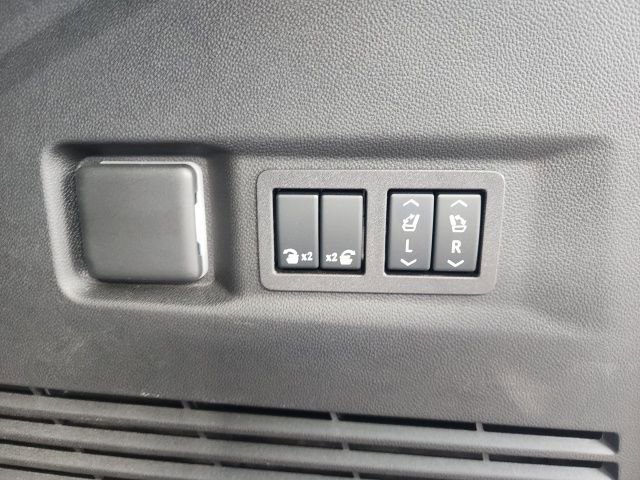 Used 2024 Chevrolet Tahoe High Country image 15