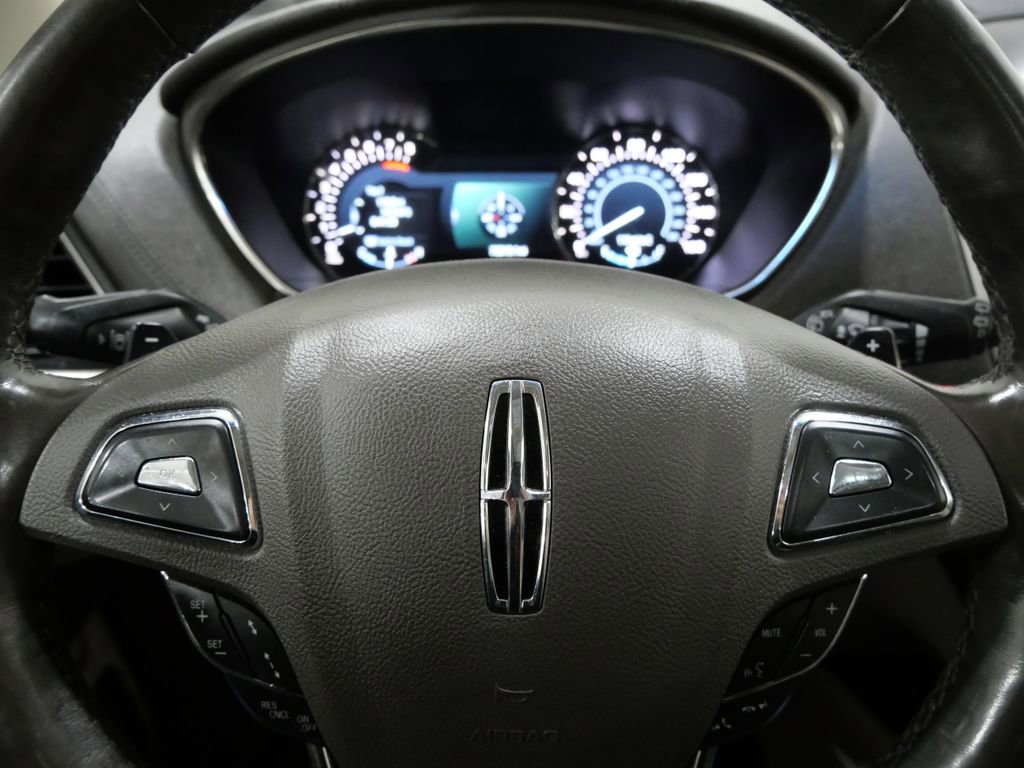 Used 2018 Lincoln MKX Reserve w/ Driver Assistance Package image 18