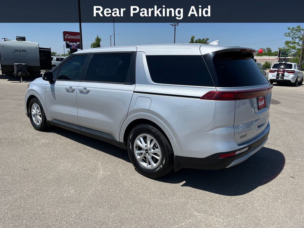 Used 2022 Kia Carnival LX FWD image 3