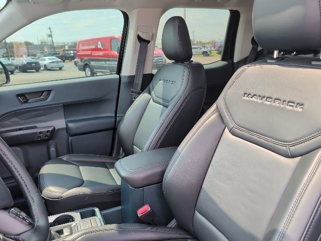 Used 2026 Ford Maverick Lariat w/ Black Appearance Package image 17