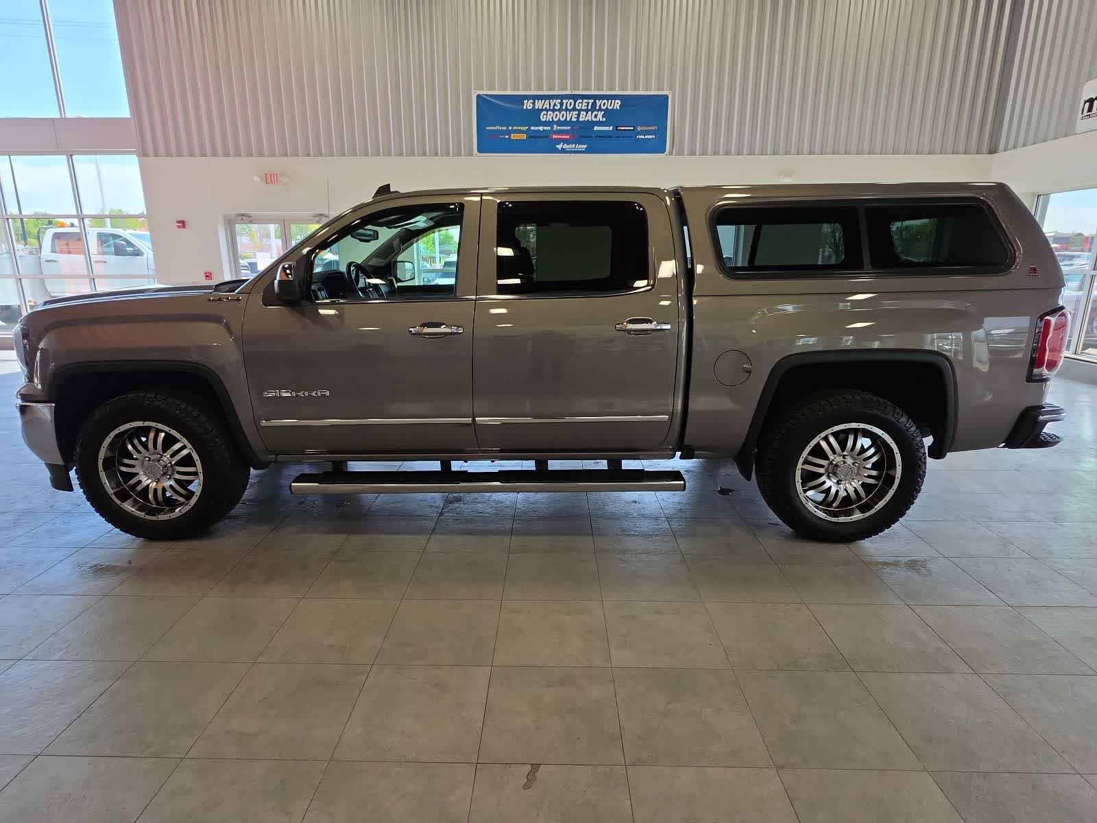 Used 2017 GMC Sierra 1500 SLT w/ SLT Premium Package AWD/4WD image 12