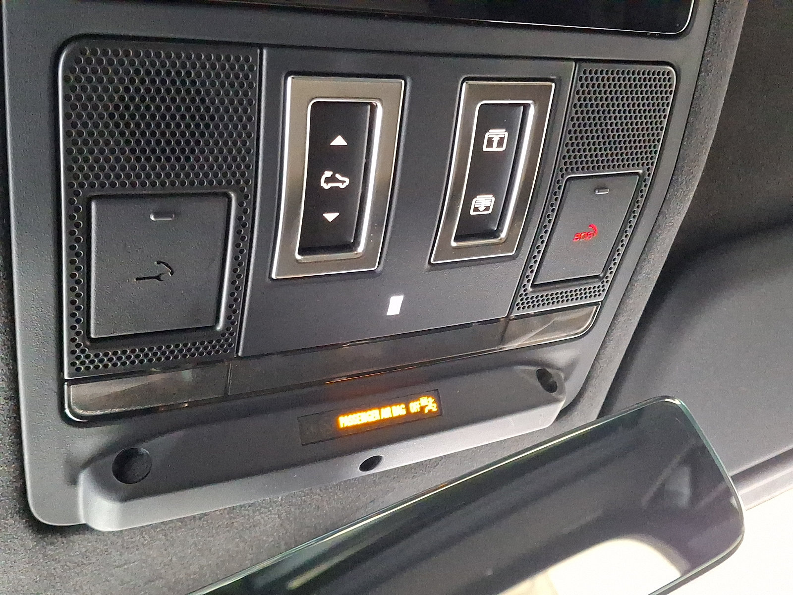 Certified 2025 Land Rover Defender 110 X AWD/4WD image 25