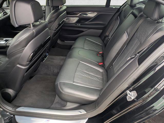 Used 2021 BMW 750i xDrive w/ Executive Package AWD/4WD image 17