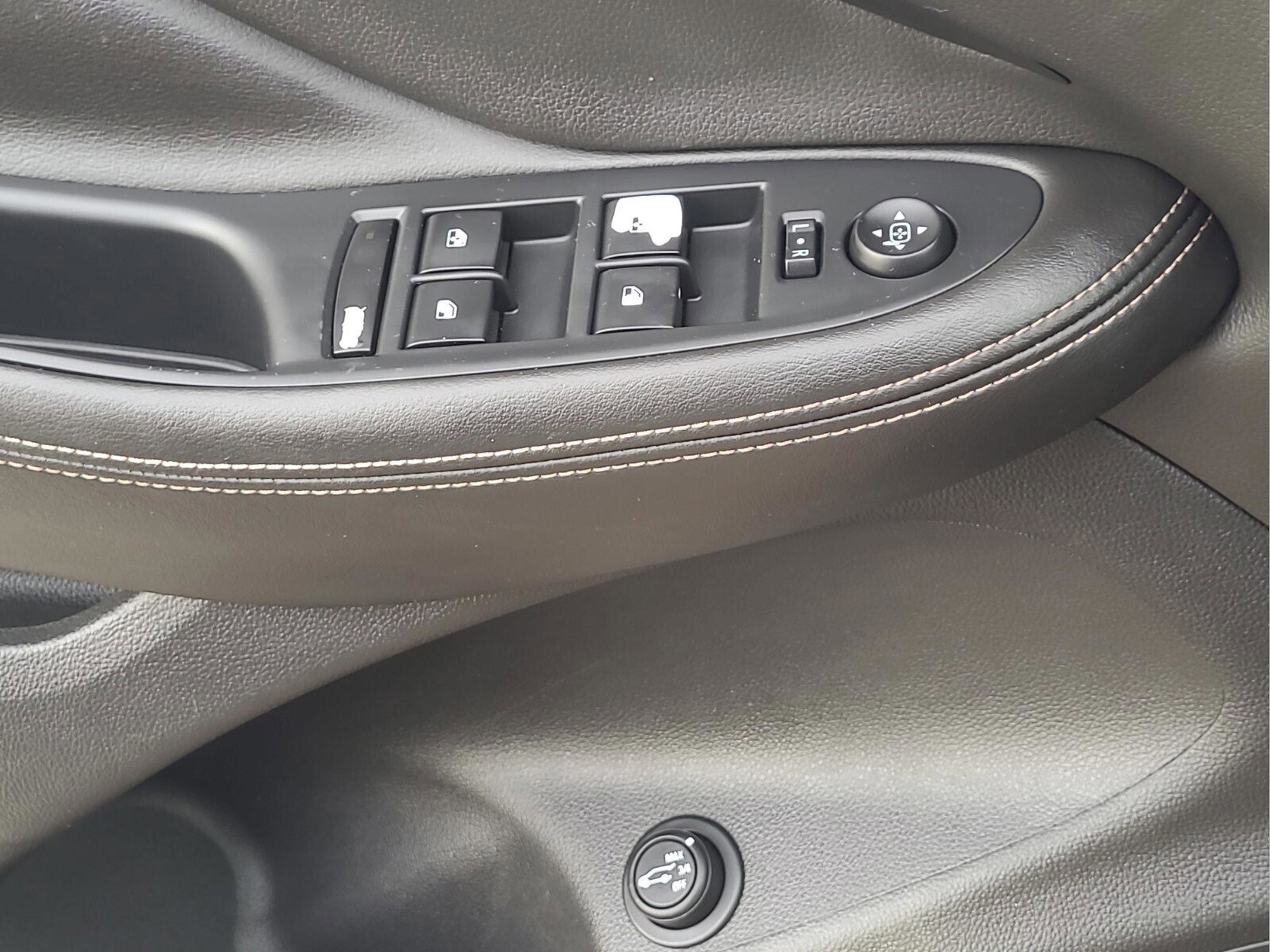 Used 2017 Buick Envision Essence image 27