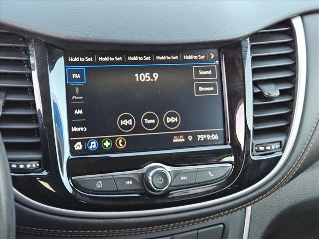 Used 2022 Chevrolet Trax LT w/ Redline Edition AWD/4WD image 11