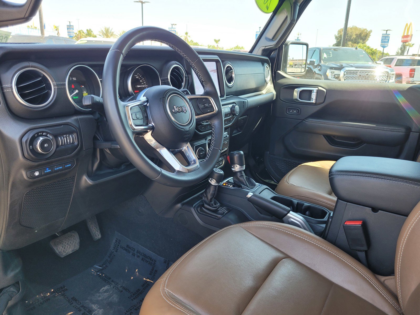Used 2022 Jeep Wrangler Unlimited Sahara image 9
