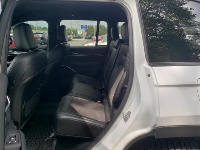 Used 2022 Jeep Grand Cherokee Trailhawk AWD/4WD image 12