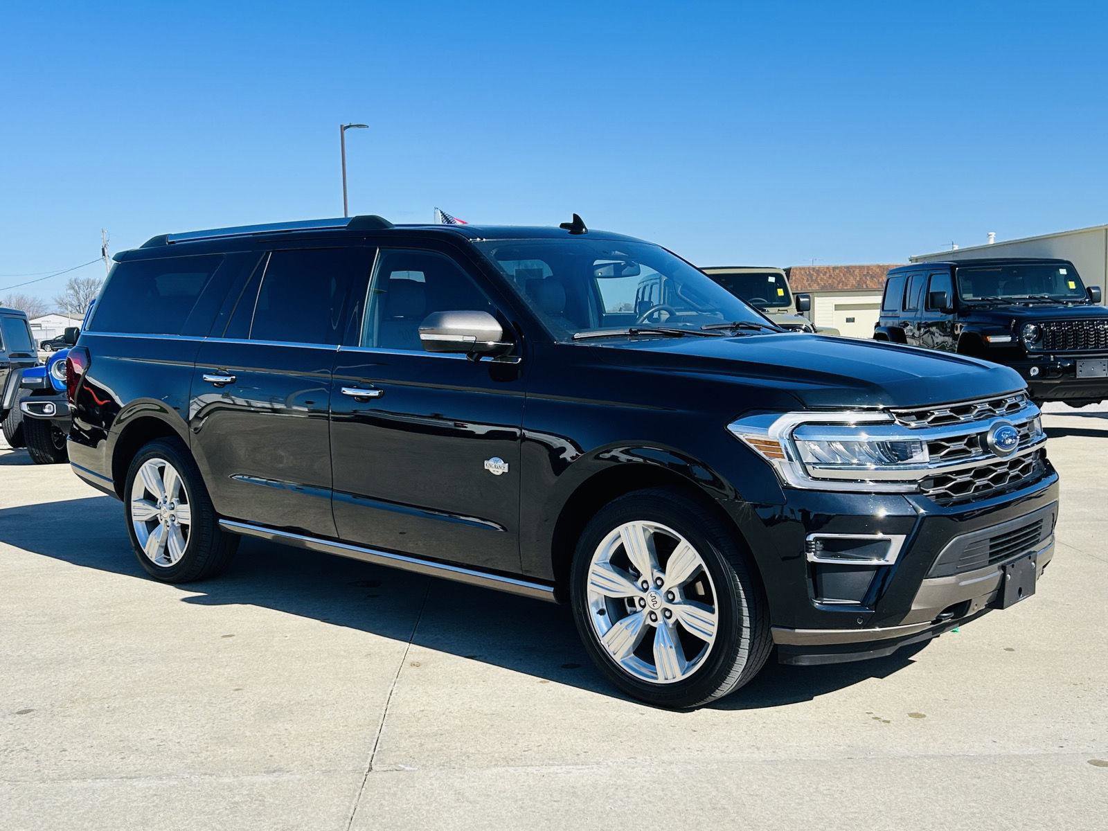 Used 2024 Ford Expedition Max King Ranch image 2