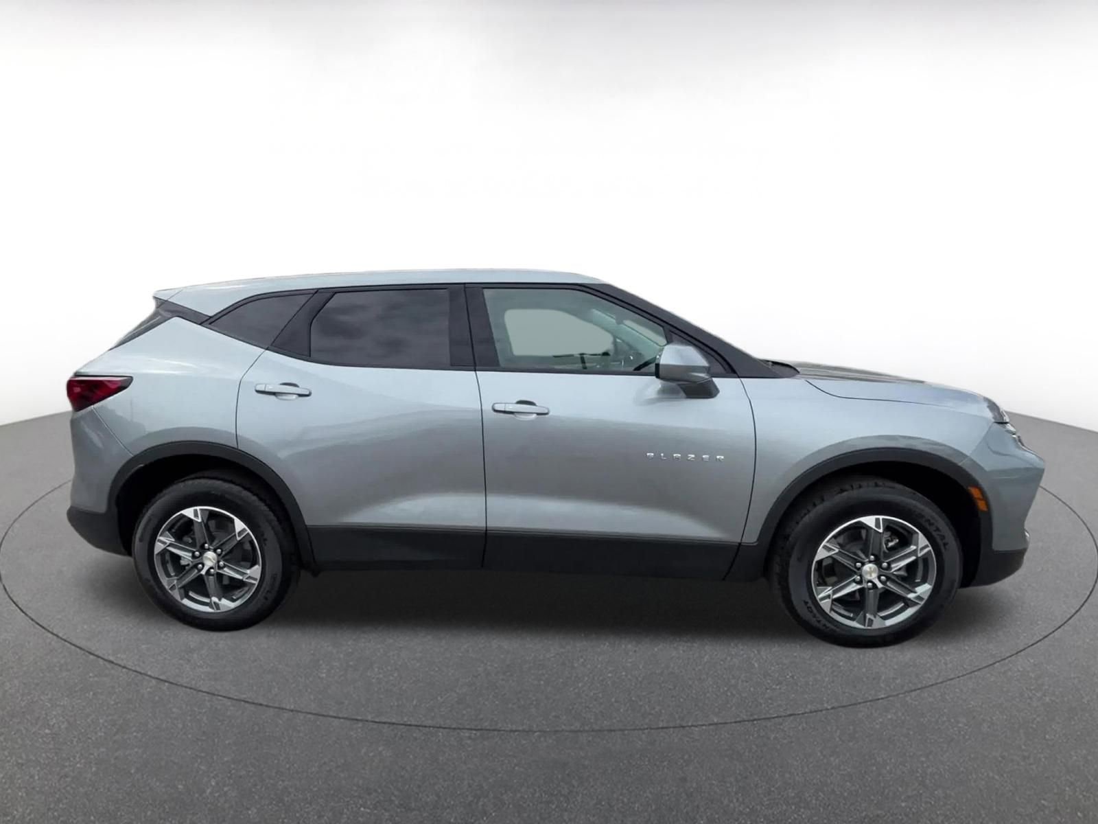 Used 2025 Chevrolet Blazer LT FWD image 22