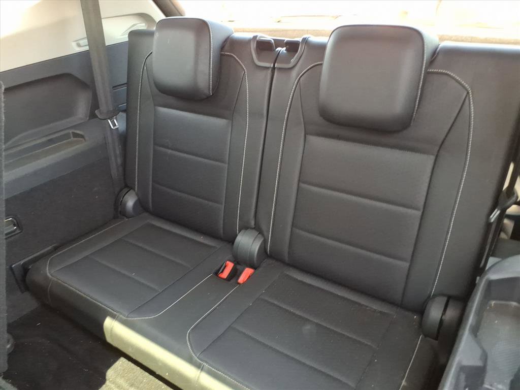 Used 2021 Volkswagen Tiguan SEL FWD image 13