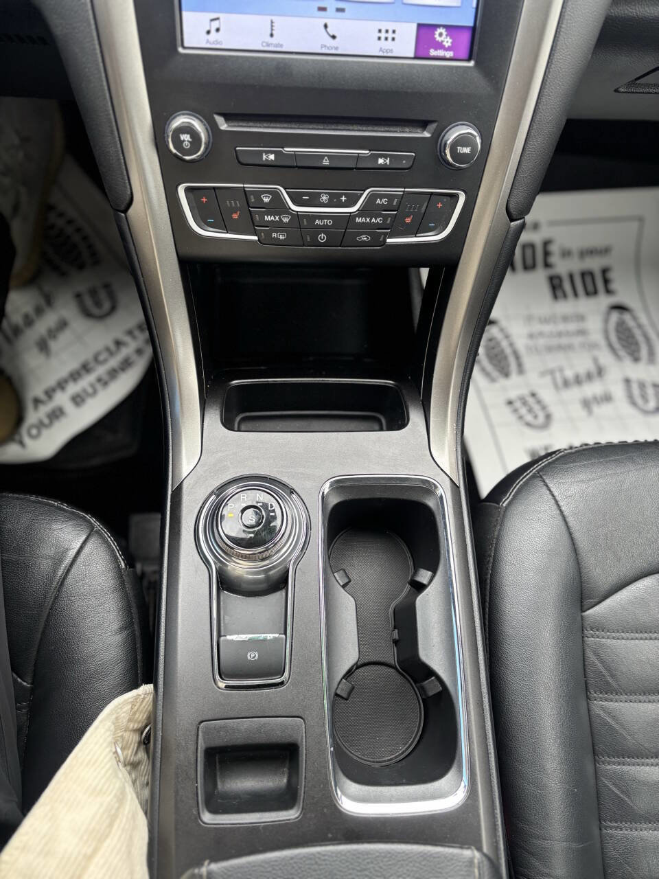 Used 2017 Ford Fusion SE w/ Fusion SE Technology Package image 13