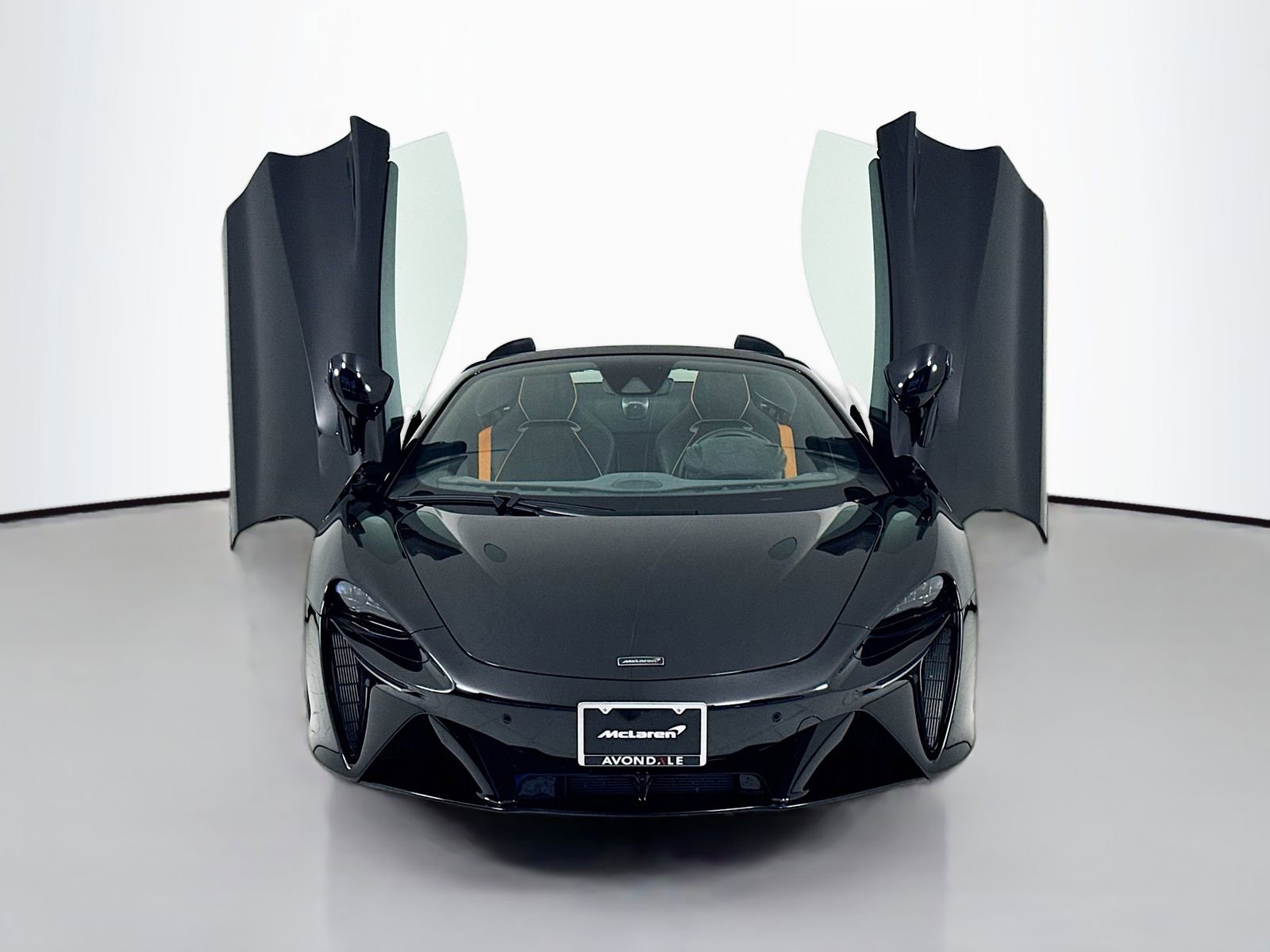 Used 2025 McLaren Artura Spider image 2