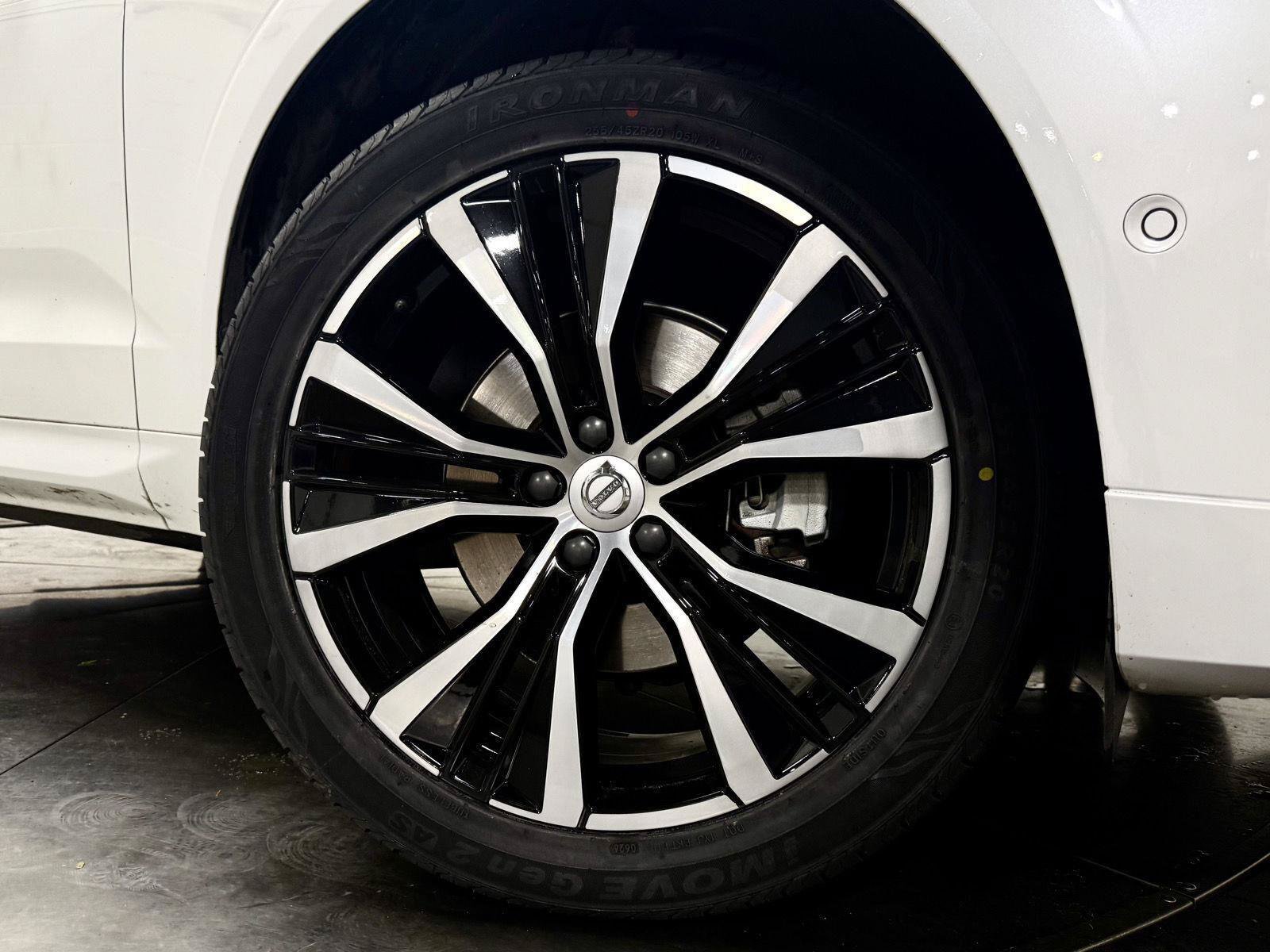 Used 2024 Volvo XC60 B5 Plus w/ Protection Package Premier AWD/4WD image 12