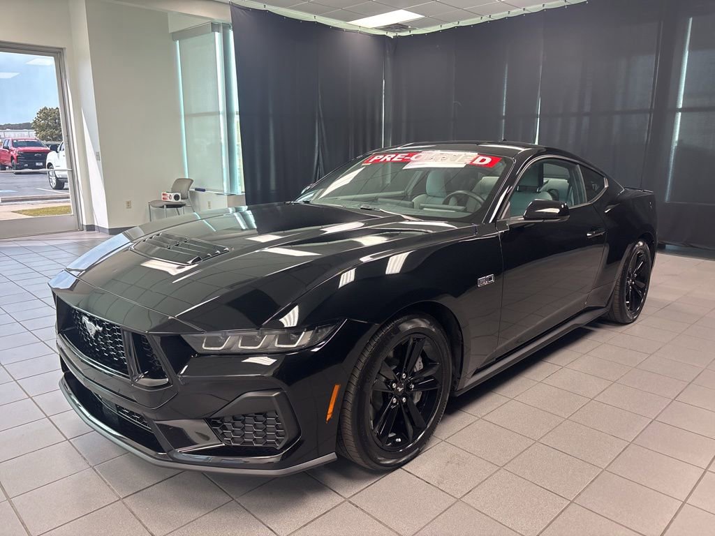 Used 2025 Ford Mustang GT RWD image 13