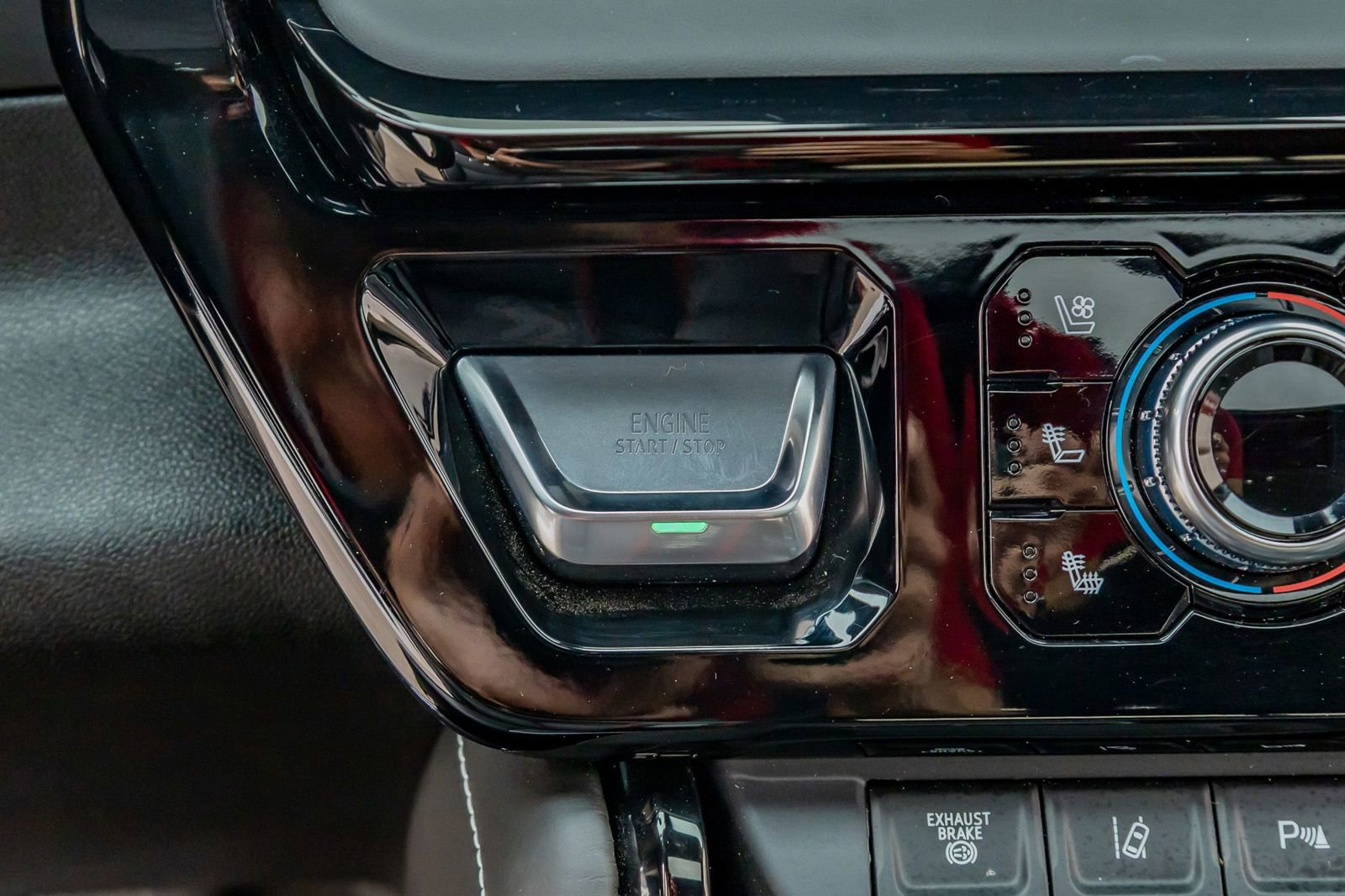 Used 2025 GMC Sierra 2500 AT4X image 22