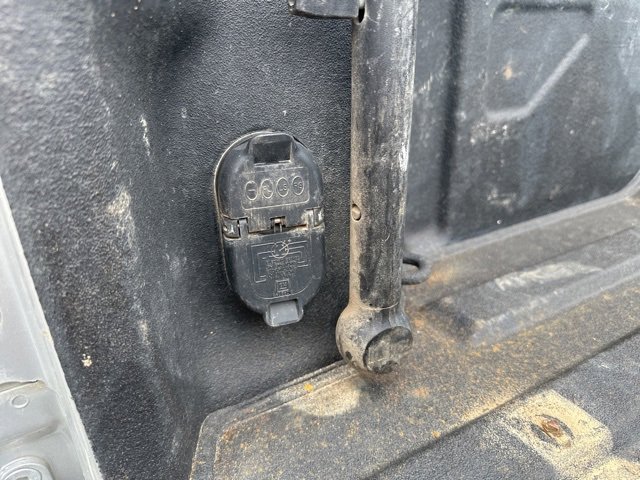 Used 2023 GMC Sierra 3500 SLT w/ SLT Preferred Package image 15