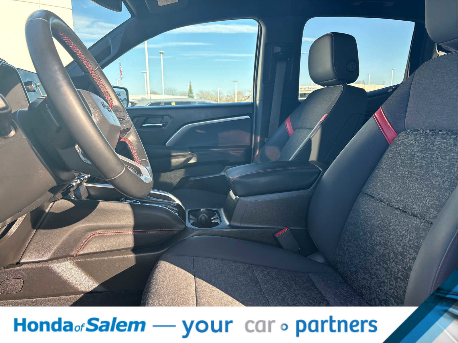 Used 2024 Chevrolet Colorado Z71 w/ Z71 Convenience Package 2 image 2