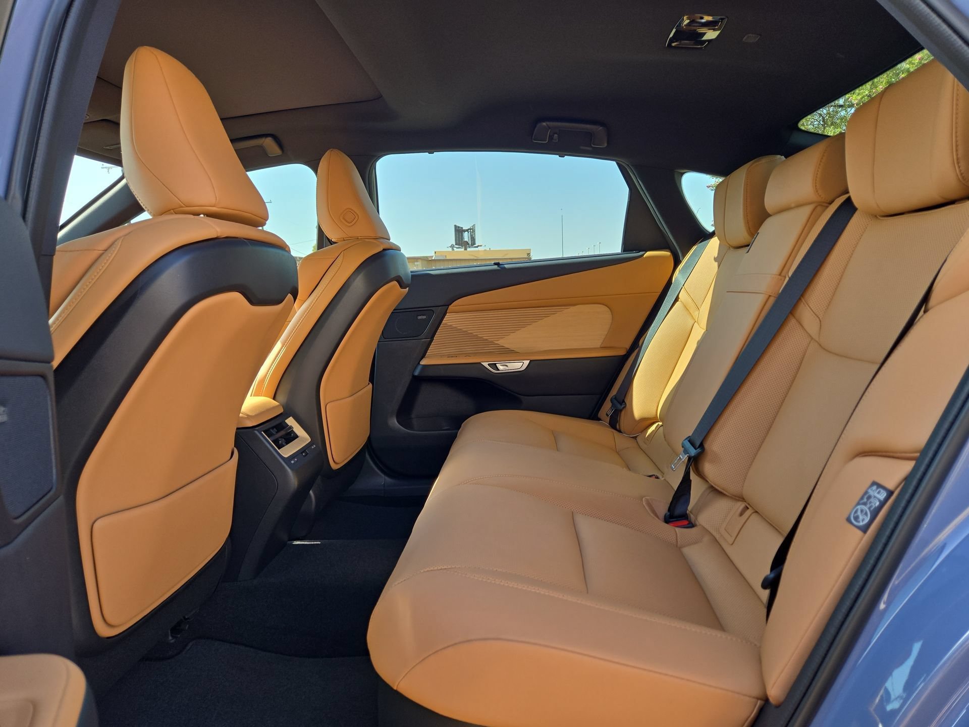 New 2026 Lexus ES 350e w/ Executive Package FWD image 13