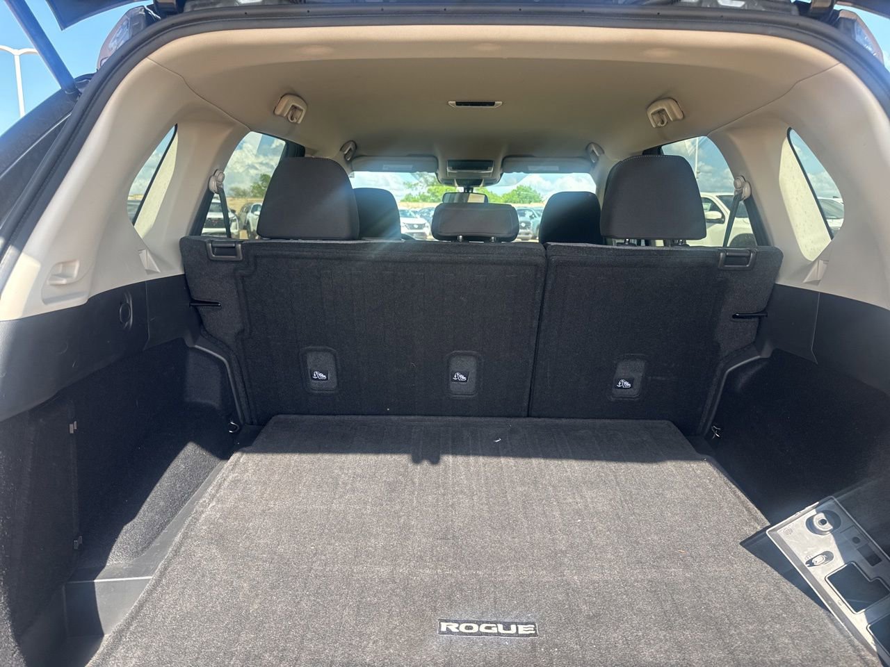 Certified 2021 Nissan Rogue SV image 37