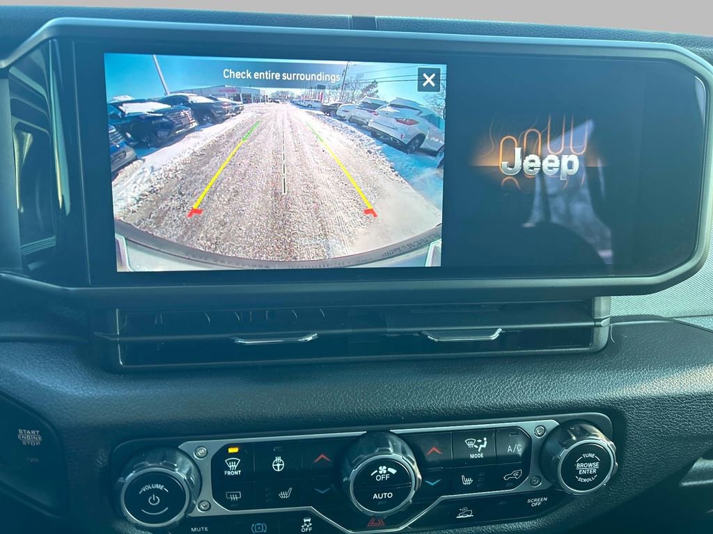 Used 2024 Jeep Wrangler Unlimited w/ Convenience Group image 30