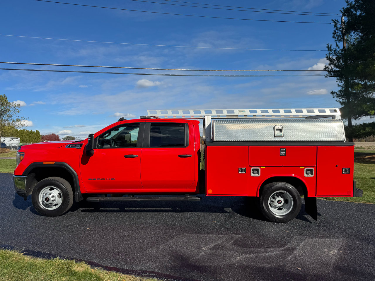 Used 2021 GMC Sierra 3500 4x4 Crew Cab w/ Convenience Package image 3