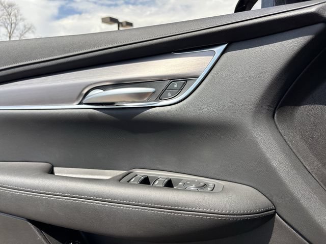 Used 2025 Cadillac XT5 Luxury FWD image 21