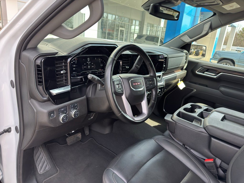 Used 2025 GMC Sierra 1500 SLT image 11