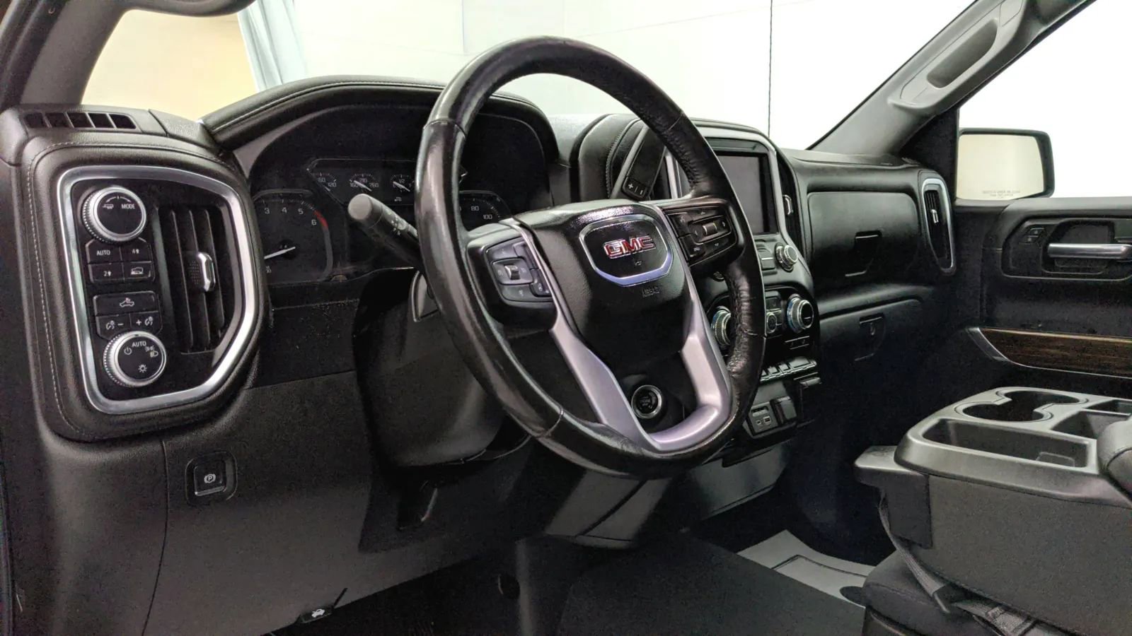 Used 2020 GMC Sierra 1500 SLE w/ SLE Convenience Package image 16