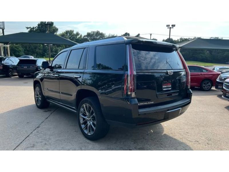 Used 2019 Cadillac Escalade Platinum w/ Escalade Sport Edition image 4