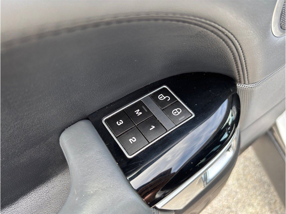 Used 2015 Land Rover Range Rover Sport HSE AWD/4WD image 22